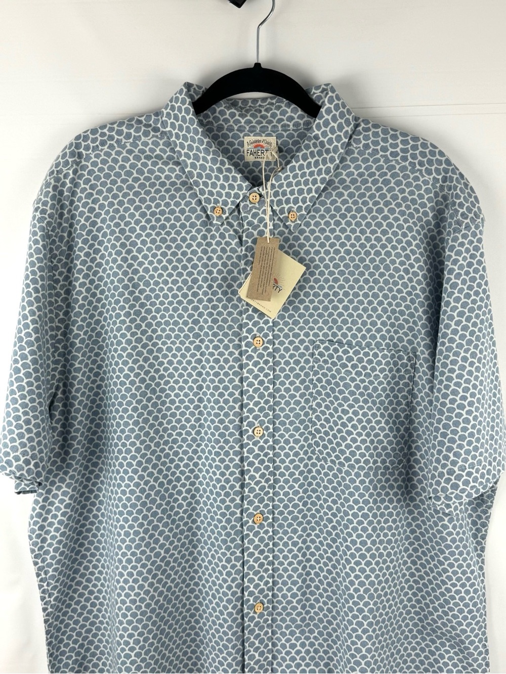 Faherty Blue and White Fish Scale Short-Sleeve Button-Down Shirt - Picture 2 of 15